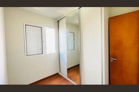 Quarto de apartamento para alugar com 2 quartos, 50m² em Jardim Helena, Cotia