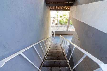 Casa para alugar com 130m², 3 quartos e 2 vagas Casa para alugar com 130m², 3 quartos e 2 vagasEscada