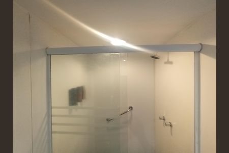 Banheiro  de apartamento à venda com 1 quarto, 63m² em Barra da Tijuca, Rio de Janeiro