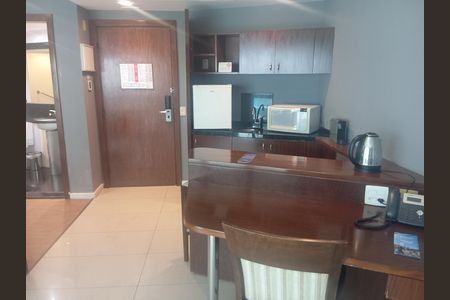 Cozinha de apartamento à venda com 1 quarto, 63m² em Barra da Tijuca, Rio de Janeiro