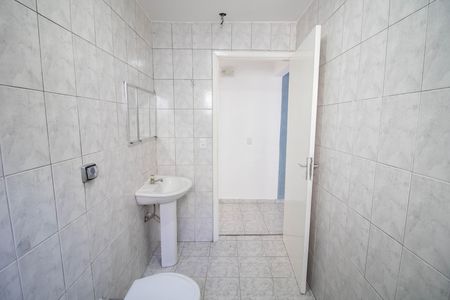 BANHEIRO de casa para alugar com 2 quartos, 78m² em Vila Santa Maria, São Paulo