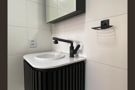 Banheiro de apartamento para alugar com 1 quarto, 35m² em Presidente Altino, Osasco