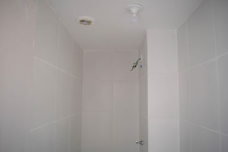 Apartamento para alugar com 33m², 2 quartos e sem vaga Apartamento para alugar com 33m², 2 quartos e sem vagaBanheiro