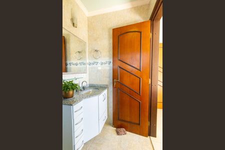 Casa para alugar com 350m², 3 quartos e 5 vagas Casa para alugar com 350m², 3 quartos e 5 vagasBanheiro da Suíte 2