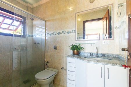 Casa para alugar com 350m², 3 quartos e 5 vagas Casa para alugar com 350m², 3 quartos e 5 vagasBanheiro da Suíte 2