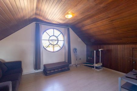 Casa para alugar com 350m², 3 quartos e 5 vagas Casa para alugar com 350m², 3 quartos e 5 vagasAtico