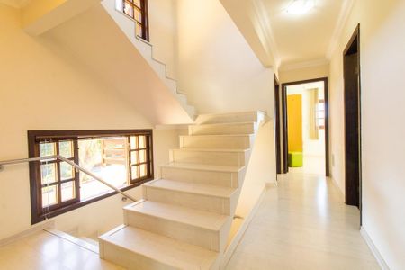 Casa para alugar com 350m², 3 quartos e 5 vagas Casa para alugar com 350m², 3 quartos e 5 vagasHall
