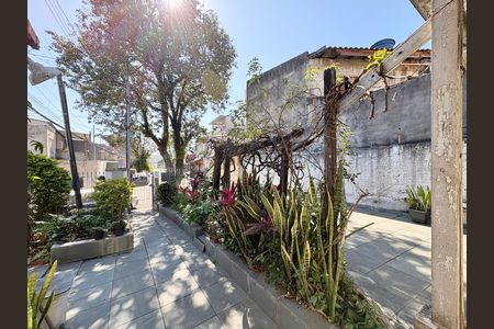 Casa à venda com 284m², 2 quartos e 3 vagas Casa à venda com 284m², 2 quartos e 3 vagasGaragem/ Jardim