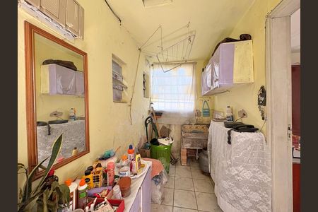 Casa à venda com 284m², 2 quartos e 3 vagas Casa à venda com 284m², 2 quartos e 3 vagasÁrea de Serviço