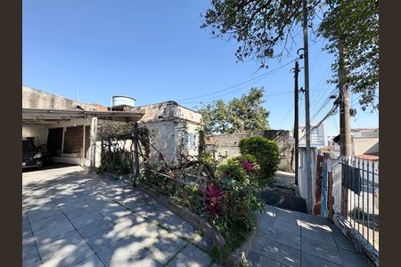 Casa à venda com 284m², 2 quartos e 3 vagas Casa à venda com 284m², 2 quartos e 3 vagasGaragem/ Jardim