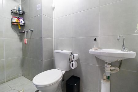 Apartamento para alugar com 37m², 2 quartos e sem vaga Apartamento para alugar com 37m², 2 quartos e sem vagaBanheiro