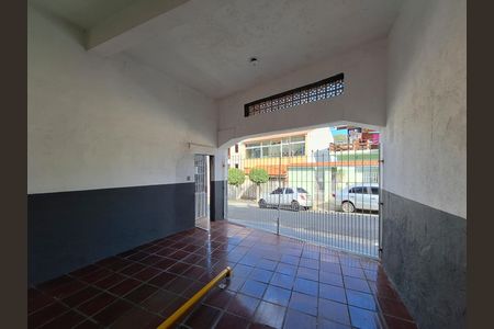 Garagem de casa para alugar com 3 quartos, 230m² em Vila Roque, São Paulo