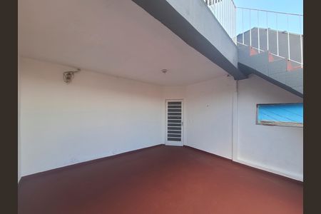 Quintal de casa para alugar com 3 quartos, 230m² em Vila Roque, São Paulo