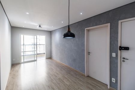 Apartamento para alugar com 2 quartos, 68m² em Jardim Tupanci, Barueri