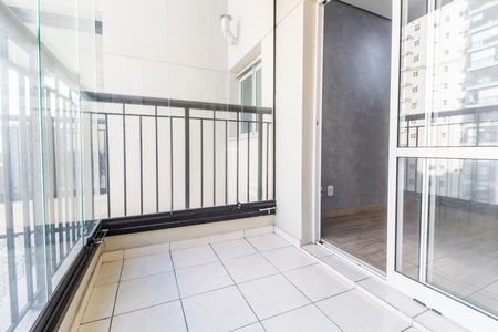 Varanda de apartamento para alugar com 2 quartos, 68m² em Jardim Tupanci, Barueri
