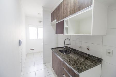 Cozinha de apartamento para alugar com 2 quartos, 68m² em Jardim Tupanci, Barueri