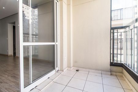 Apartamento para alugar com 68m², 2 quartos e 1 vaga Apartamento para alugar com 68m², 2 quartos e 1 vagaVaranda