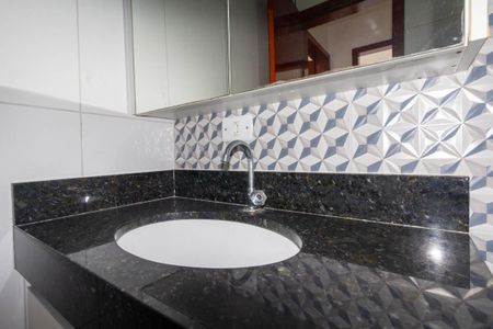 Banheiro de apartamento para alugar com 2 quartos, 40m² em Vila Euthalia, São Paulo