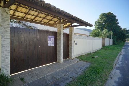 Fachada de casa para alugar com 2 quartos, 130m² em Vale da Figueira, Maricá
