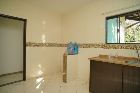 Cozinha de casa para alugar com 2 quartos, 130m² em Vale da Figueira, Maricá