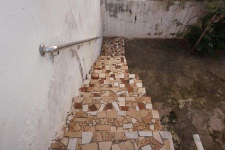 Escada de casa para alugar com 2 quartos, 300m² em Jardim São Bento Novo, Embu das Artes