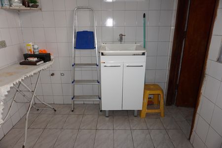 Área de Serviço de casa para alugar com 2 quartos, 300m² em Jardim São Bento Novo, Embu das Artes