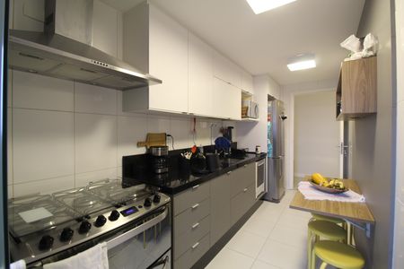 Cozinha de apartamento para alugar com 3 quartos, 115m² em Barra da Tijuca, Rio de Janeiro