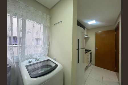 Apartamento para alugar com 54m², 2 quartos e 2 vagas Apartamento para alugar com 54m², 2 quartos e 2 vagasCozinha e Área de Serviço