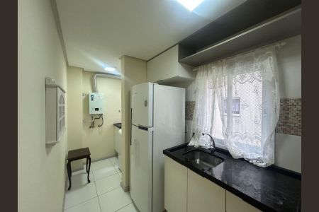 Apartamento para alugar com 54m², 2 quartos e 2 vagas Apartamento para alugar com 54m², 2 quartos e 2 vagasCozinha e Área de Serviço