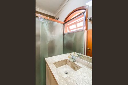 Banheiro de casa à venda com 3 quartos, 249m² em Vila Pierina, São Paulo
