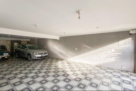 Garagem  de casa à venda com 3 quartos, 249m² em Vila Pierina, São Paulo