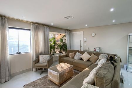 Sala  de casa à venda com 3 quartos, 249m² em Vila Pierina, São Paulo