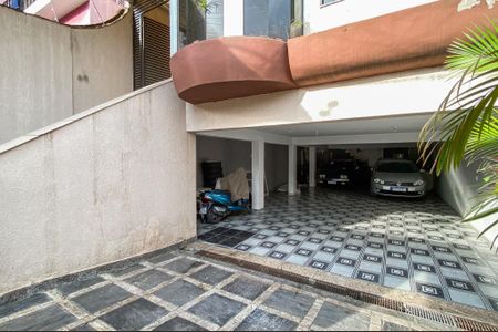 Garagem  de casa à venda com 3 quartos, 249m² em Vila Pierina, São Paulo