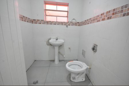 Lavabo de casa para alugar com 3 quartos, 160m² em Vila Nelson, São Paulo