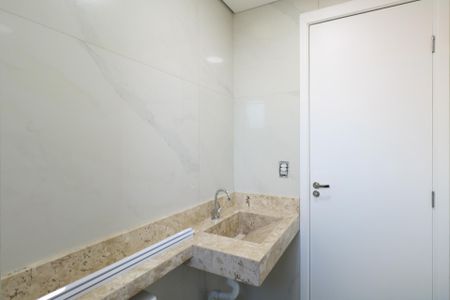 Apartamento à venda com 46m², 2 quartos e sem vaga Apartamento à venda com 46m², 2 quartos e sem vagaBanheiro
