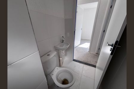Banheiro de apartamento para alugar com 2 quartos, 45m² em Vargem Pequena, Rio de Janeiro