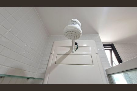 Banheiro  de apartamento para alugar com 1 quarto, 42m² em Itaigara, Salvador