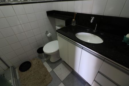Banheiro de apartamento para alugar com 2 quartos, 63m² em Jaguaribe, Osasco
