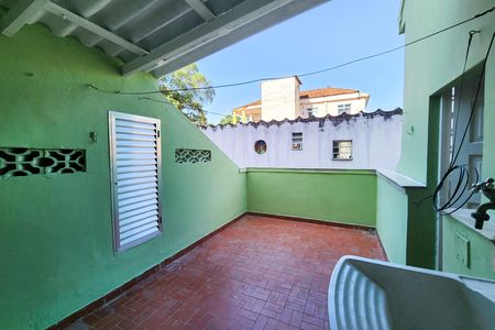 Casa para alugar com 175m², 2 quartos e 1 vaga Casa para alugar com 175m², 2 quartos e 1 vagaVaranda