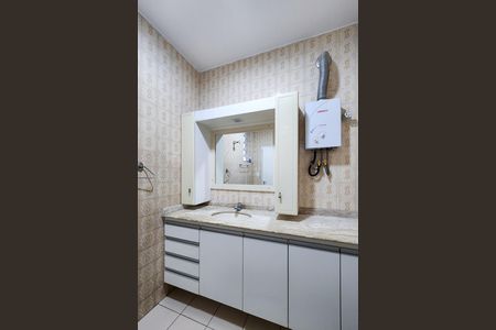 Casa para alugar com 175m², 2 quartos e 1 vaga Casa para alugar com 175m², 2 quartos e 1 vagaBanheiro Social