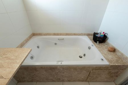 Casa para alugar com 210m², 3 quartos e 4 vagas Casa para alugar com 210m², 3 quartos e 4 vagasBanheiro Suíte