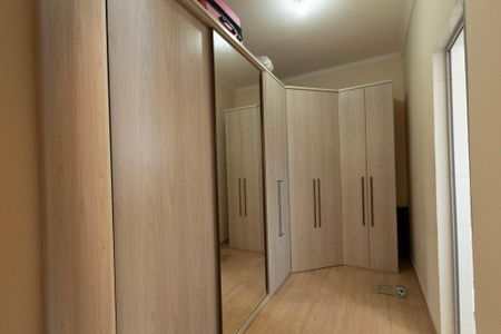 Casa para alugar com 210m², 3 quartos e 4 vagas Casa para alugar com 210m², 3 quartos e 4 vagasCloset Suíte