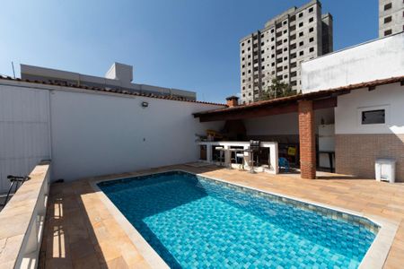 Casa para alugar com 210m², 3 quartos e 4 vagas Casa para alugar com 210m², 3 quartos e 4 vagasPiscina