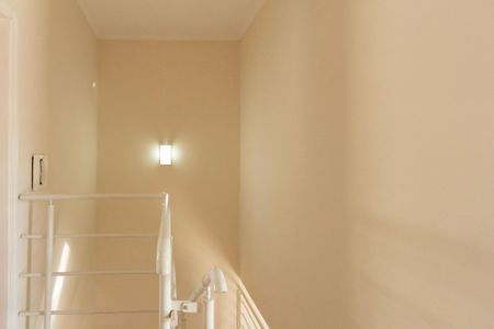 Casa para alugar com 210m², 3 quartos e 4 vagas Casa para alugar com 210m², 3 quartos e 4 vagasEscada