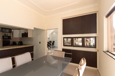 Casa para alugar com 210m², 3 quartos e 4 vagas Casa para alugar com 210m², 3 quartos e 4 vagasCozinha