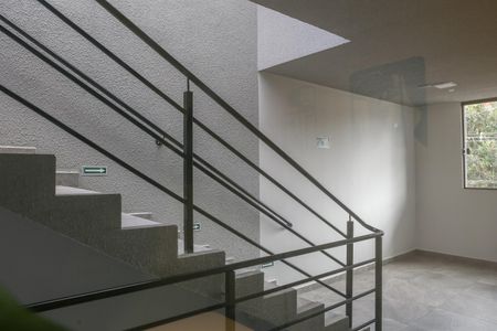 Vista da Sala e Cozinha de apartamento para alugar com 2 quartos, 36m² em Vila Romana, São Paulo