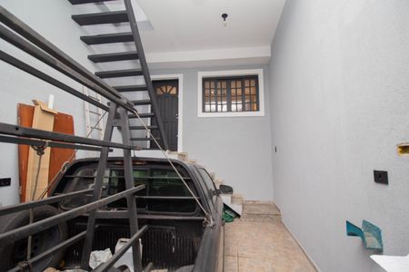 Garagem de casa à venda com 2 quartos, 120m² em Vila Jaraguá, São Paulo
