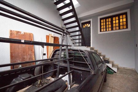 Garagem de casa à venda com 2 quartos, 120m² em Vila Jaraguá, São Paulo