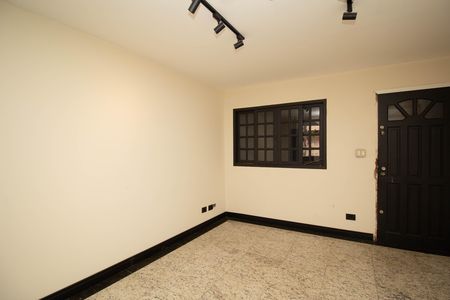 Sala de casa à venda com 2 quartos, 120m² em Vila Jaraguá, São Paulo