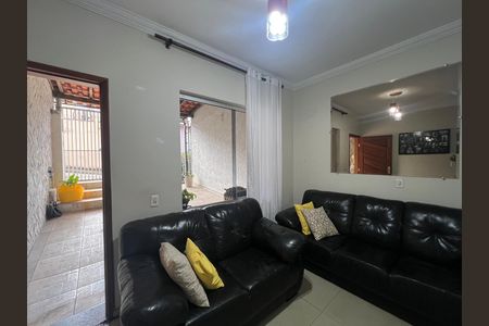 Casa à venda com 90m², 2 quartos e 1 vaga Casa à venda com 90m², 2 quartos e 1 vagaSala